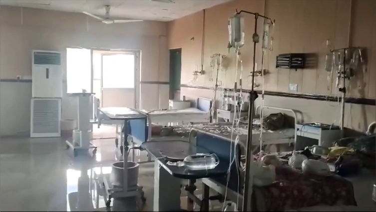 Pakistan’da hastane yangını: 5 çocuk öldü